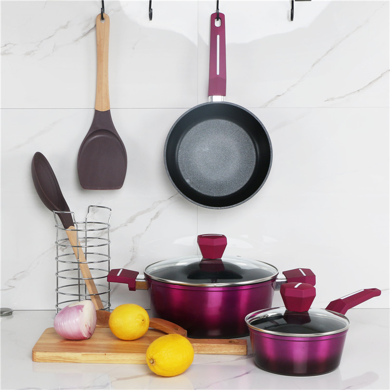 https://www.venuscookware.com/uploads/Nonstick-Coated-Forged-Aluminum-Metallic-Cookware-with-Bakelite-Handles07.jpg